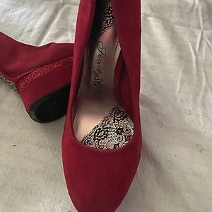 Society 86 Beyoncé 05 Red Felt Heels Size 7